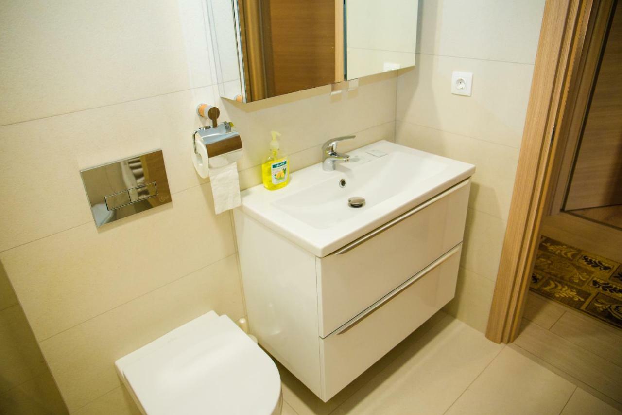 Apartament Calea Bucuresti Piteşti Exteriör bild